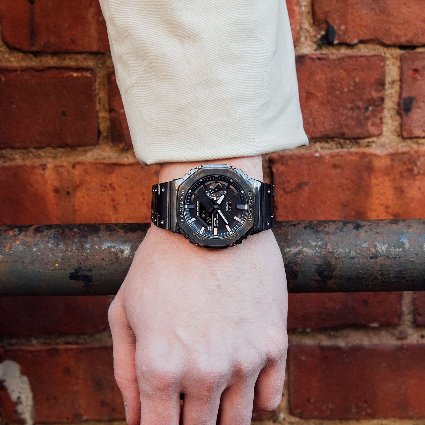 GM-B2100BD-1AJF wrist