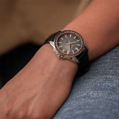 Casio OCEANUS OCW-S400RL-8AJR Manta S400 — Bluetooth Multi-Band 6 Tough Solar Titanium Leather (Limited 300)